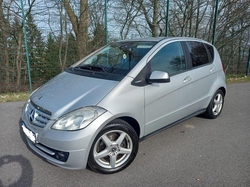 Gebraucht Mercedes A160 Elegance 95 PS (69 kW) 2010 Silber Van / Kleinbus