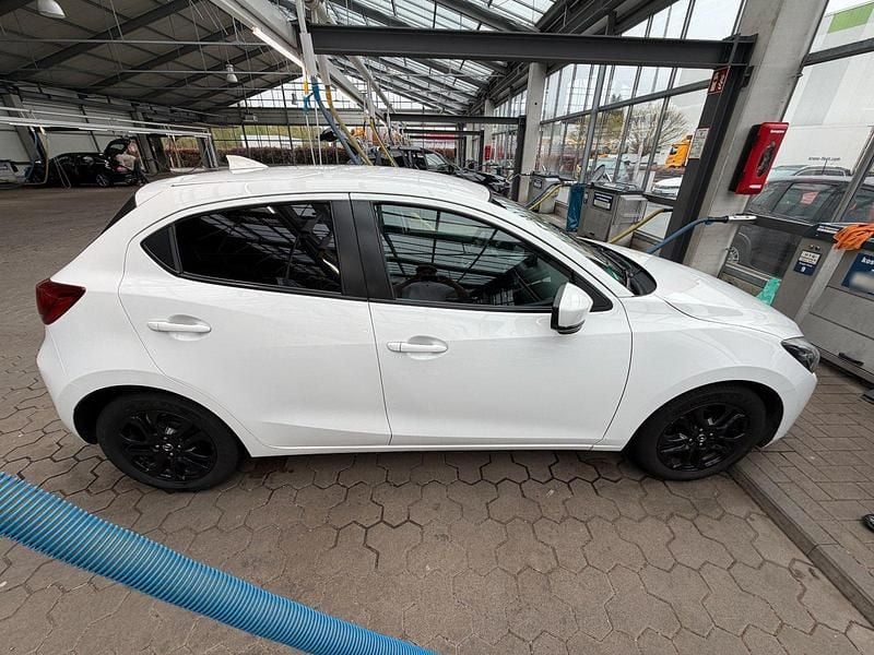 Gebraucht Mazda 2 Kizoku 90 PS (66 kW) 2019 Weiß Kleinwagen