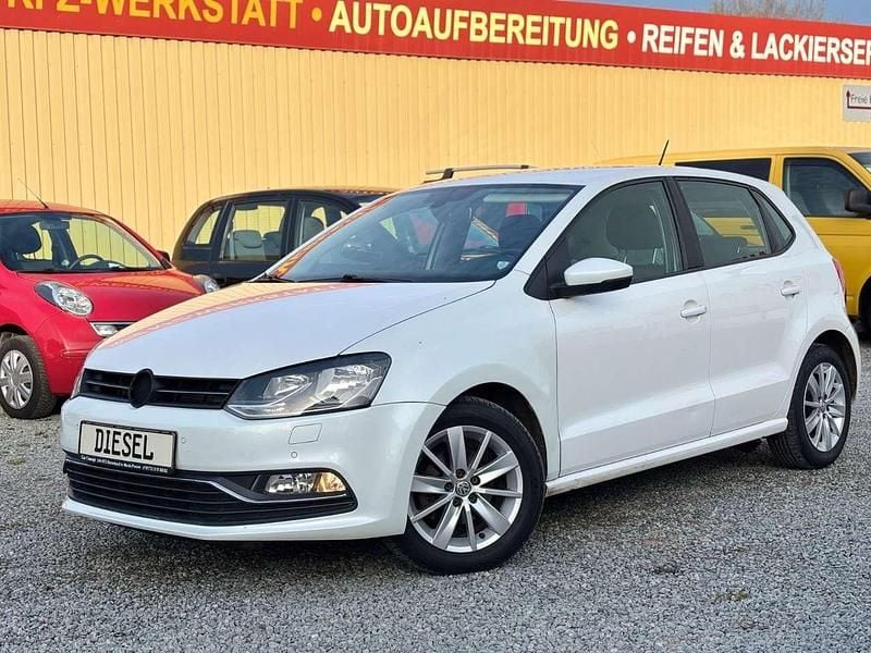 Weiß Gebraucht 2016 VW Polo Comfortline Kleinwagen | 4.999 € (Guter Preis) - Bild 1/4