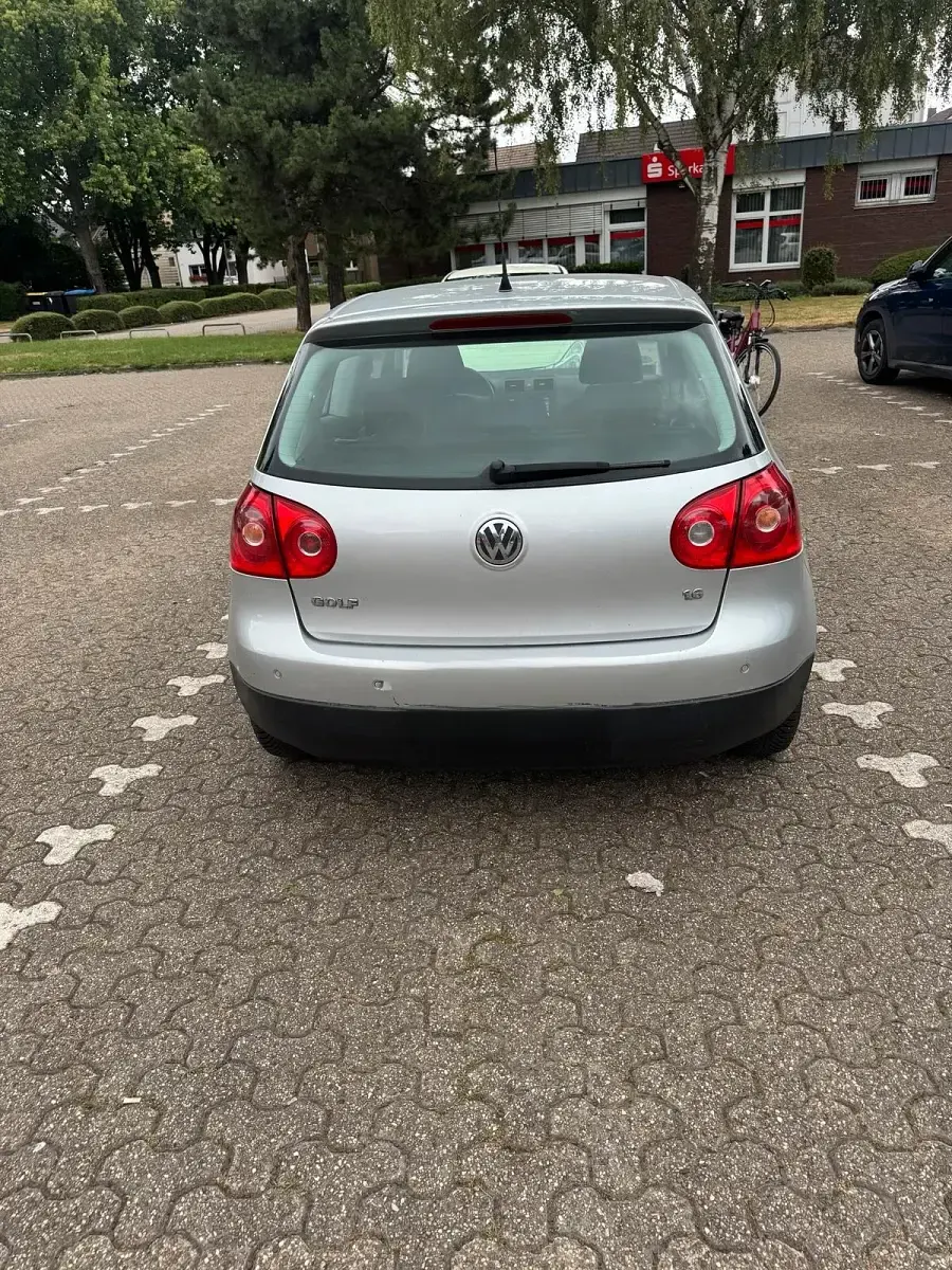 Gebraucht VW Golf V 115 PS (84 kW) 2006 Silber Kleinwagen