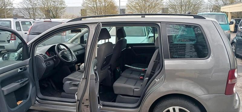 Gebraucht VW Touran 105 PS (77 kW) 2007 Braun Van / Kleinbus