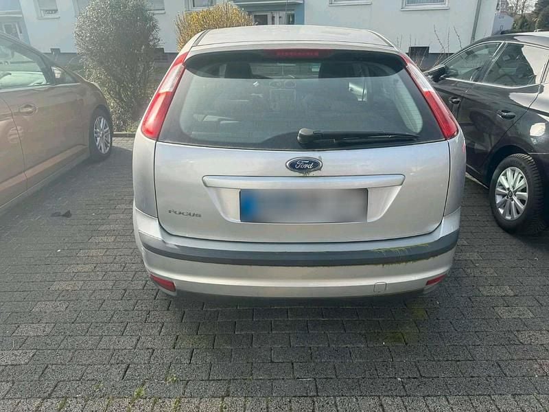 Gebraucht Ford Focus 101 PS (74 kW) 2007 Grau Kleinwagen