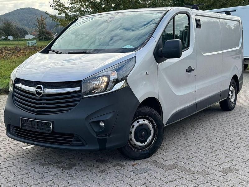 Aluminium silber/grey(m2) Gebraucht 2015 Opel Vivaro Van | 11.499 € (Fairer Preis) - Bild 1/4