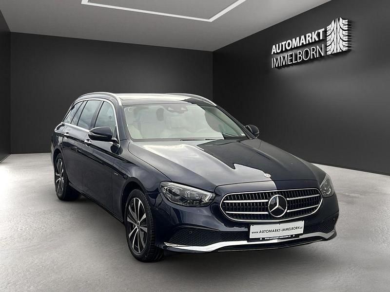 Cavansitblau (metallic) Gebraucht 2020 Mercedes E300 Kombi | 30.150 € (Fairer Preis) - Bild 1/4