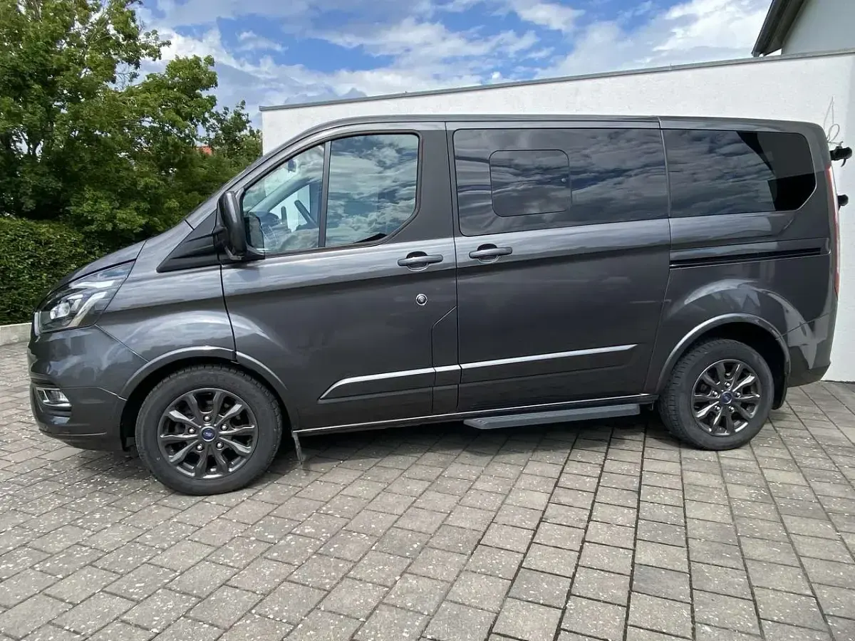 Gebraucht Ford Tourneo Custom Titanium X 185 PS (136 kW) 2020 Grau Van