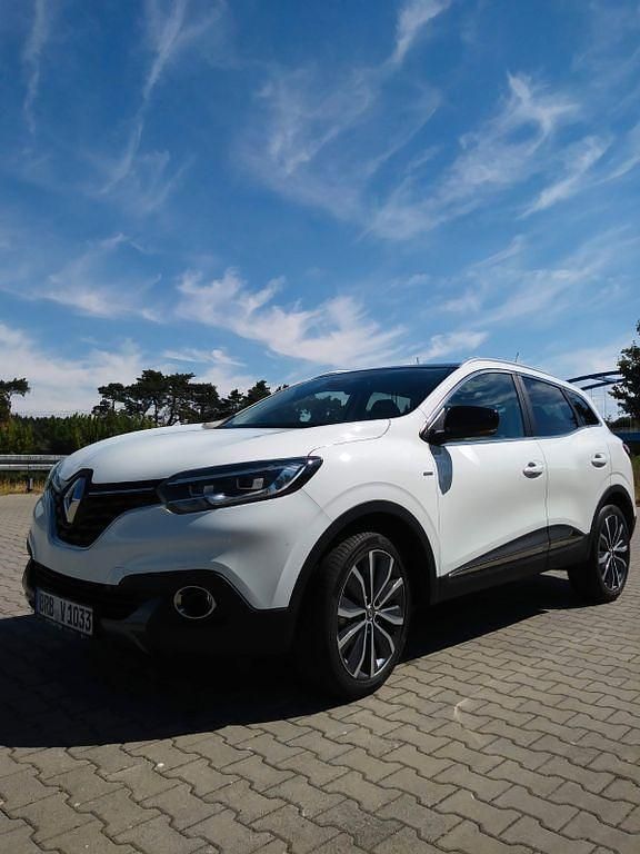 Weiß Gebraucht 2016 Renault Kadjar Bose Edition SUV | 11.600 € (Guter Preis) - Bild 1/3