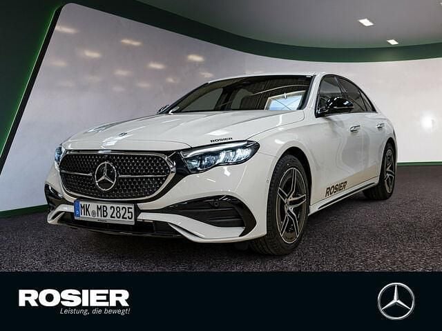 Weiss / polarweiß Gebraucht 2024 Mercedes E220 AMG Limousine | 56.890 € - Bild 1/2
