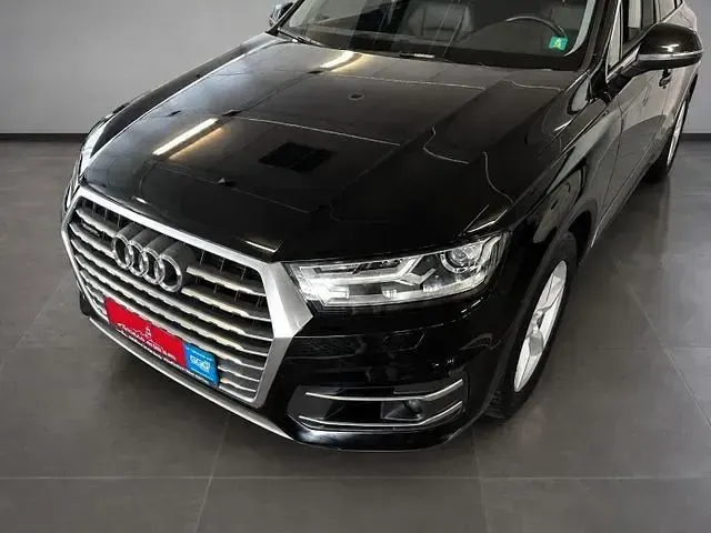 Gebraucht Audi Q7 Comfort 231 PS (169 kW) 2019 Tiefschwarz SUV