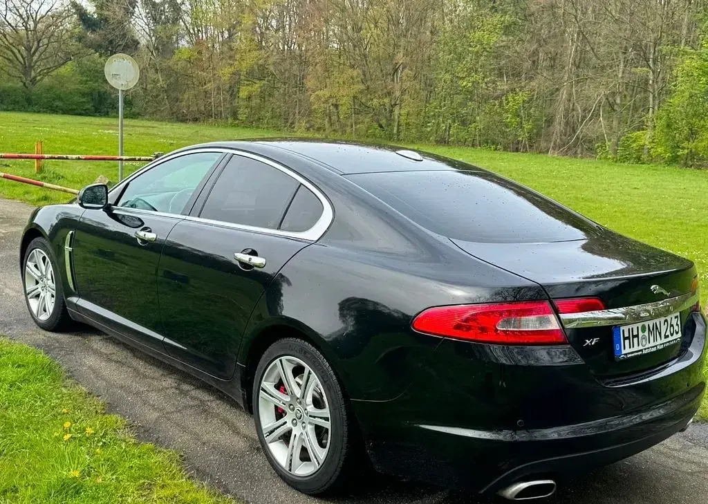 Gebraucht Jaguar XF Luxury 241 PS (177 kW) 2011 Schwarz Limousine