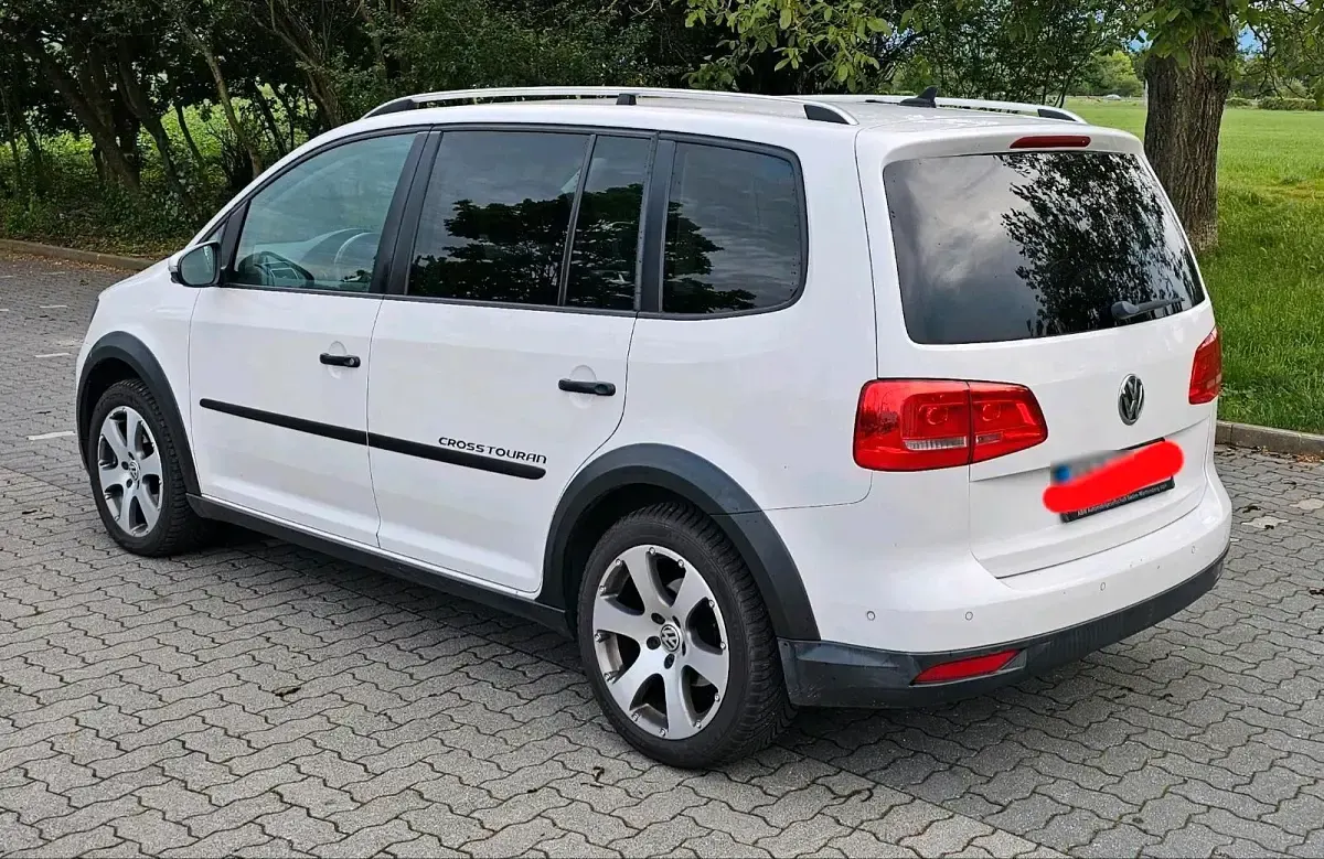 Gebraucht VW Touran Cross 140 PS (102 kW) 2013 Weiß Van / Kleinbus