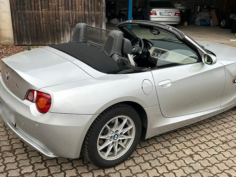 Gebraucht BMW Z4 192 PS (141 kW) 2004 Silber Cabrio
