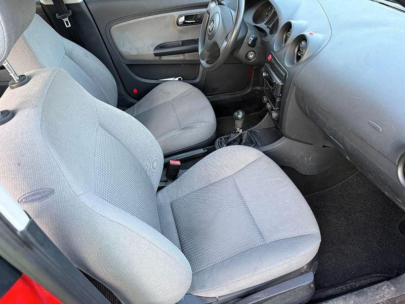Gebraucht Seat Ibiza Fresh 64 PS (47 kW) 2004 Rot Kleinwagen
