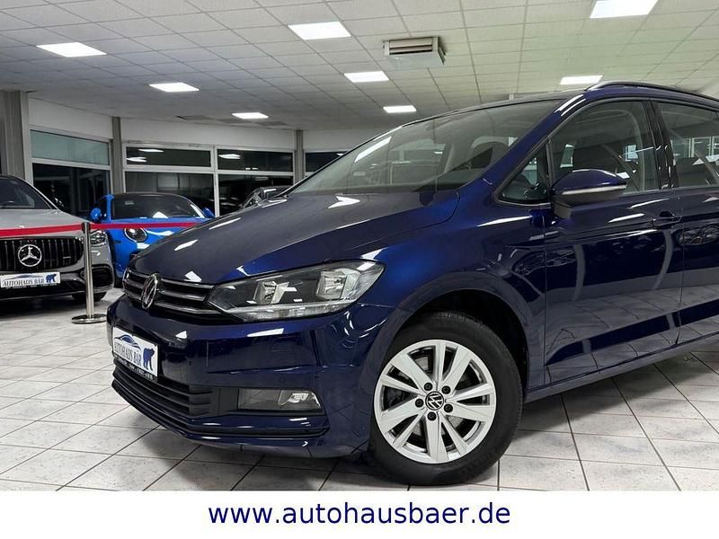 Gebraucht VW Touran Comfortline 150 PS (110 kW) 2022 Blau Van / Kleinbus