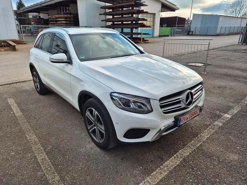 Weiß Gebraucht 2018 Mercedes GLC250 SUV | 26.000 € (Guter Preis) - Bild 1/4