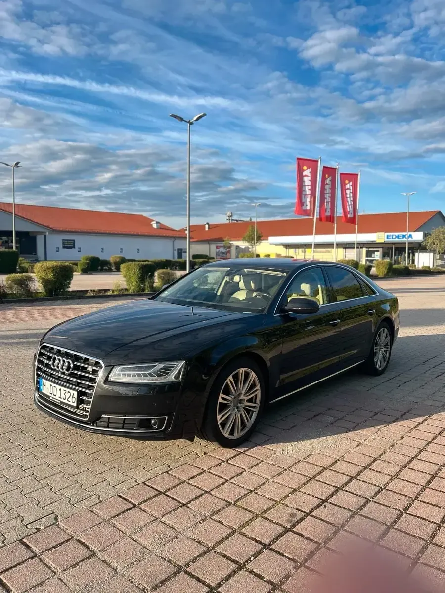 Gebraucht Audi A8 Ambiente 258 PS (189 kW) 2014 Schwarz Limousine