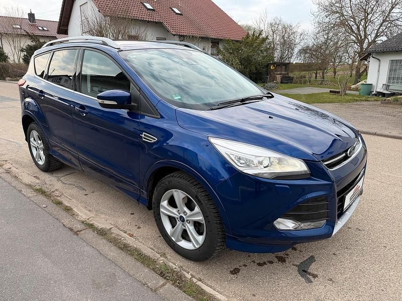 Gebraucht Ford Kuga Individual 179 PS (131 kW) 2016 Blau SUV