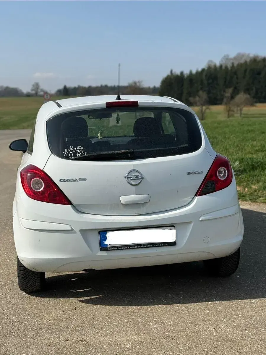 Używany Opel Corsa Selection 69 KM (50 kW) 2012 Biały Hatchback
