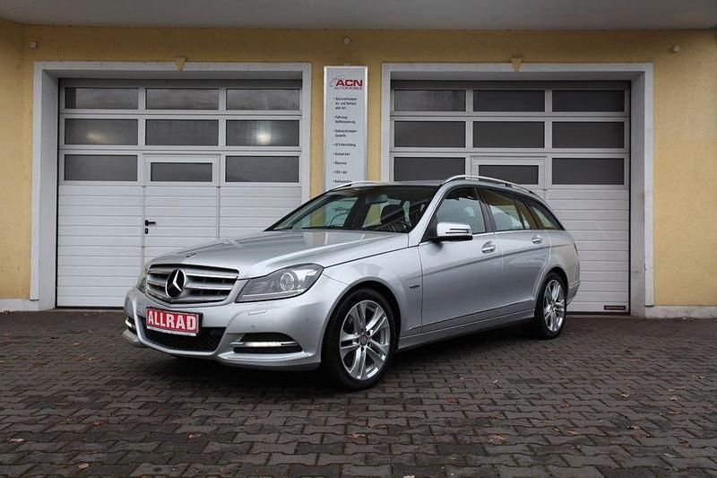 Gebraucht Mercedes C300 Avantgarde 231 PS (169 kW) 2011 Silber Limousine