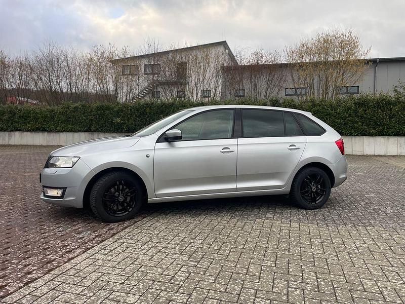 Gebraucht Skoda Rapid Elegance 105 PS (77 kW) 2013 Grau Limousine
