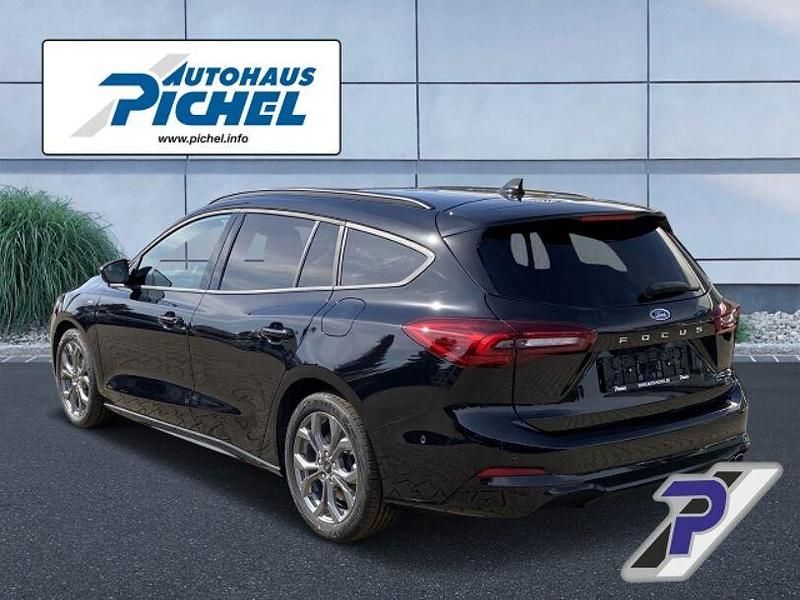 Gebraucht Ford Focus ST-Line 125 PS (91 kW) 2023 Schwarz(metallic) Kombi