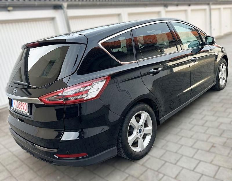 Gebraucht Ford S-MAX Titanium 150 PS (110 kW) 2016 Iridiumschwarz metallic Van / Kleinbus