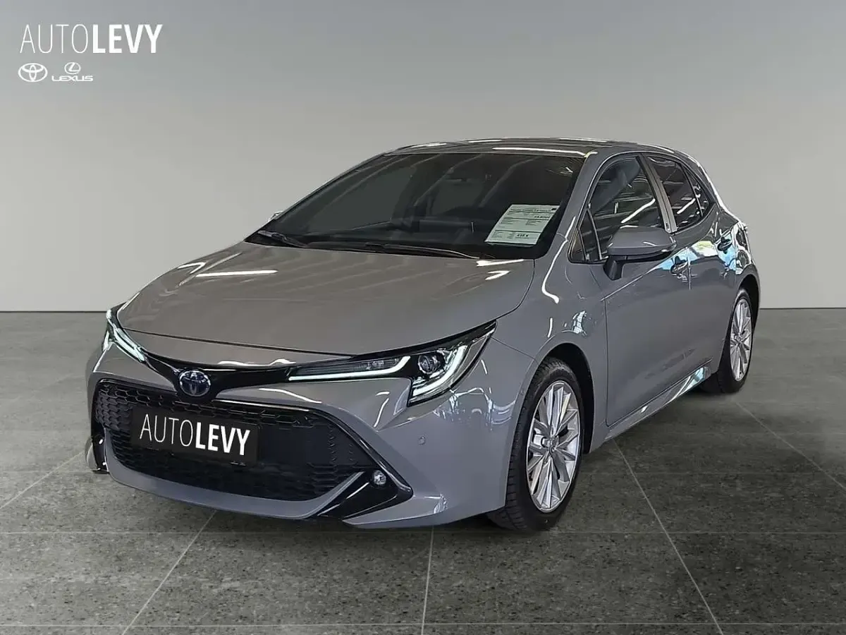 Gebraucht Toyota Corolla Team 122 PS (89 kW) 2022 Cement grey (metallic) Kombi