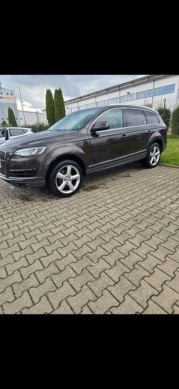 Braun Gebraucht 2010 Audi Q7 Sport SUV | 11.900 € (Fairer Preis) - Bild 1/4