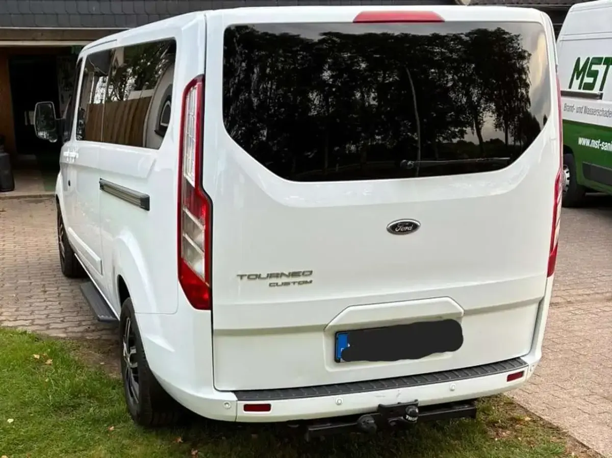 Gebraucht Ford Tourneo Custom 170 PS (125 kW) 2017 Weiß Van