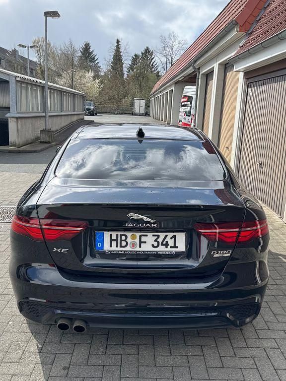 Gebraucht Jaguar XE R-Dynamic 179 PS (131 kW) 2019 Schwarz Limousine