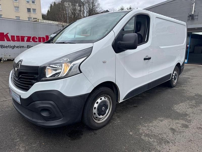 Gebraucht Renault Trafic Komfort 90 PS (66 kW) 2015 Weiß Van / Kleinbus