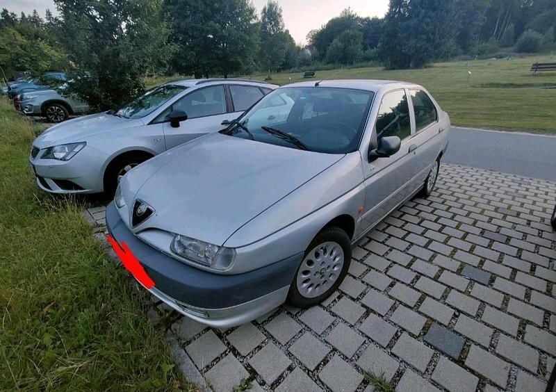 Silber Gebraucht 1997 Alfa Romeo 146 Limousine | 1.000 € - Bild 1/3