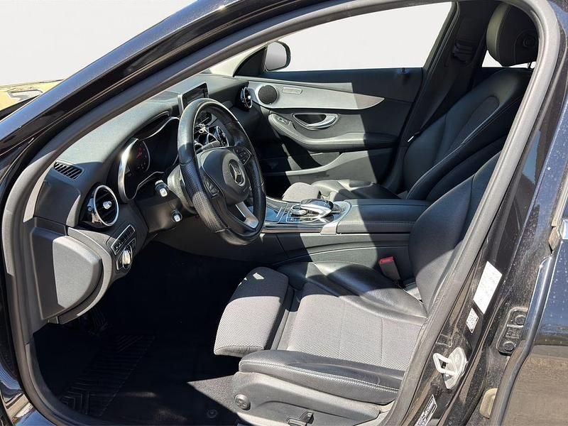Second-hand Mercedes C180 Avantgarde 156 CP (114 kW) 2016 Negru Berlinǎ