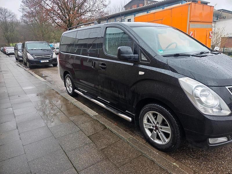 Gebraucht Hyundai H-1 Premium 170 PS (125 kW) 2011 Schwarz Van / Kleinbus