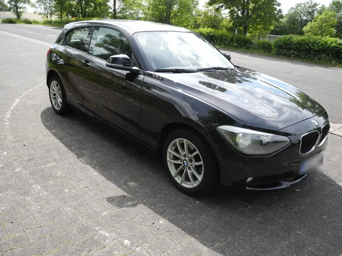 Gebraucht BMW 114 102 PS (75 kW) 2014 Schwarz Kleinwagen