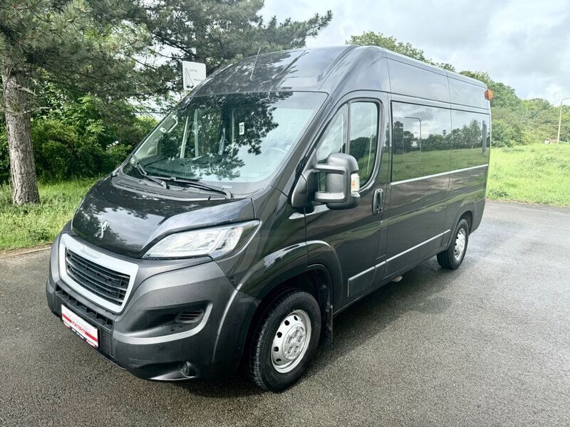 Grau Gebraucht 2018 Peugeot Boxer Active Van | 19.490 € (Teuer) - Bild 1/4