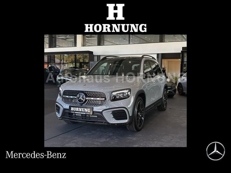 Manufaktur lack manufaktur alpingrau uni Gebraucht 2025 Mercedes GLB220 AMG SUV | 69.999 € - Bild 1/4