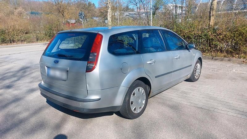 Gebraucht Ford Focus 110 PS (80 kW) 2006 Silber Limousine