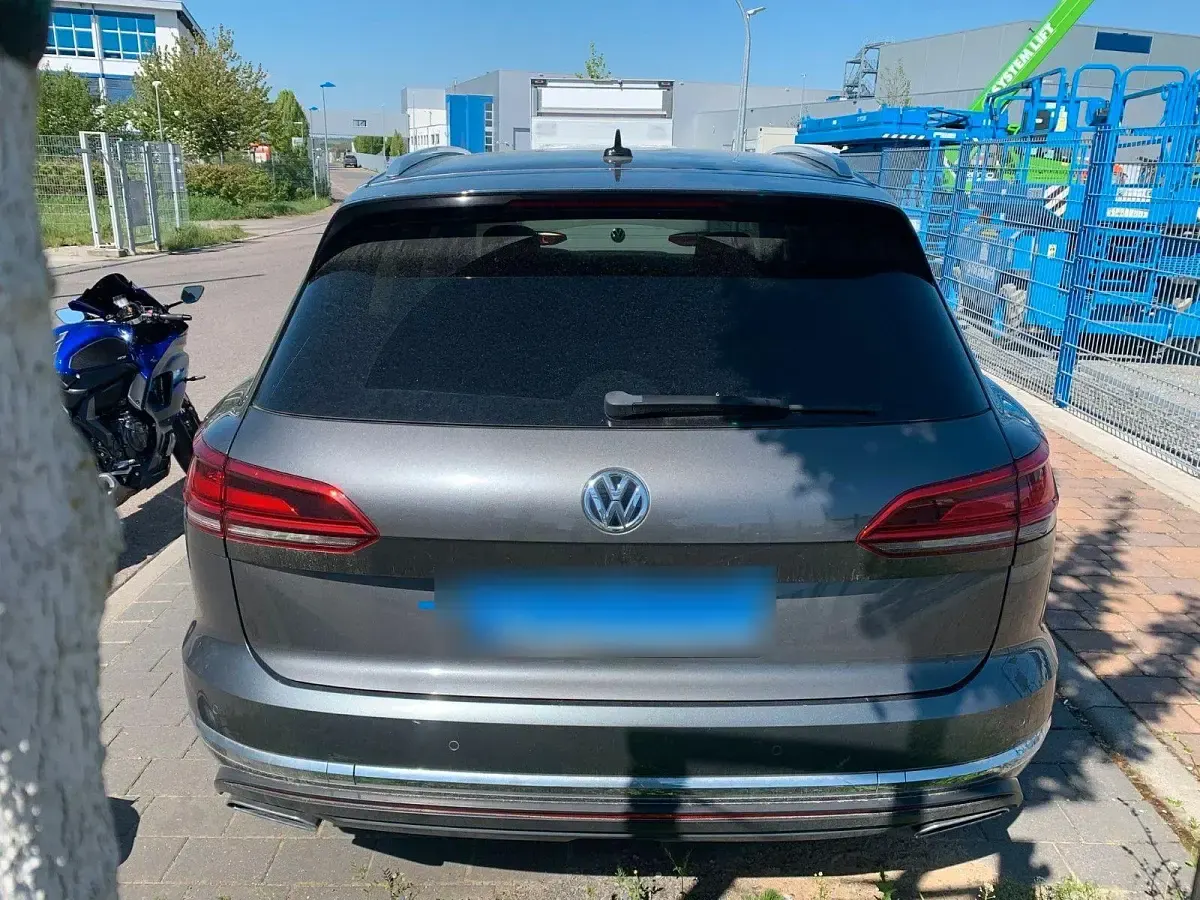 Second-hand VW Touareg 286 CP (210 kW) 2019 Gri SUV