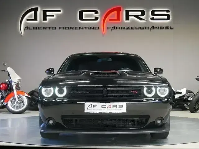 Second-hand Dodge Challenger 381 CP (280 kW) 2020 Negru Coupe
