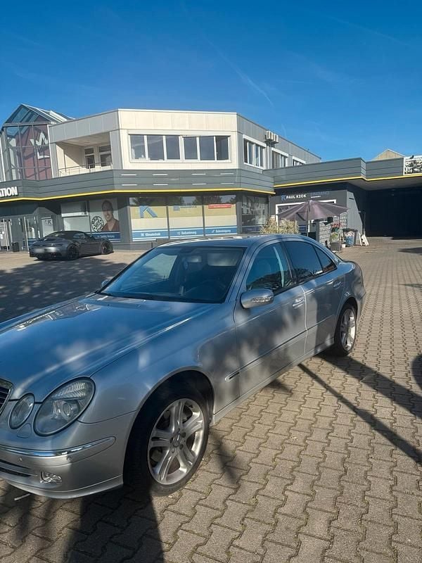 Gebraucht Mercedes E270 177 PS (130 kW) 2003 Grau Limousine