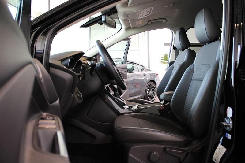 Gebraucht Ford Kuga Titanium 150 PS (110 kW) 2017 Iridiumschwarz metallic SUV