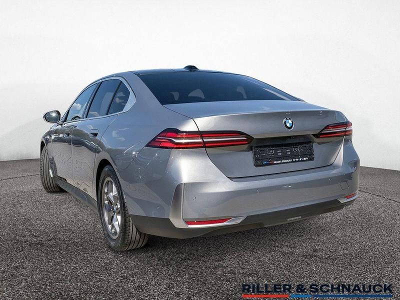 Gebraucht BMW 520 197 PS (144 kW) 2024 Grau Limousine