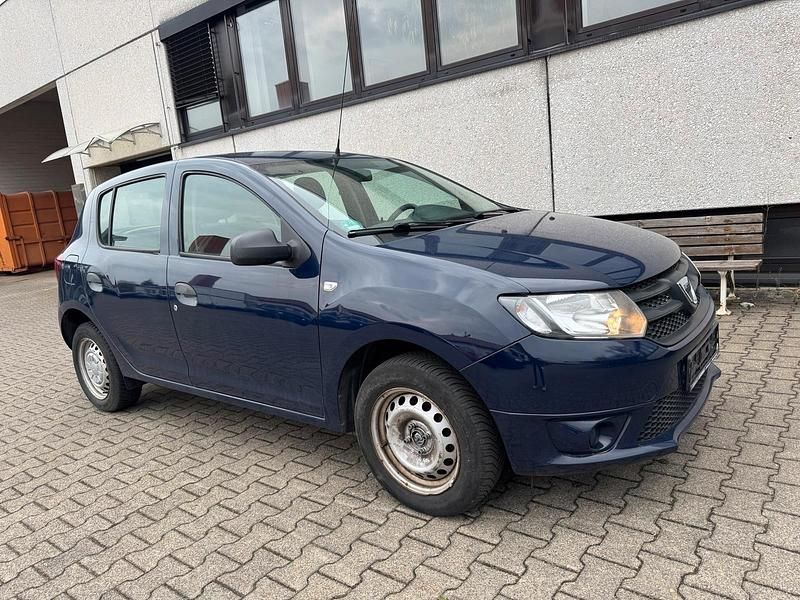 Używany Dacia Sandero 90 KM (66 kW) 2014 Niebieski Hatchback