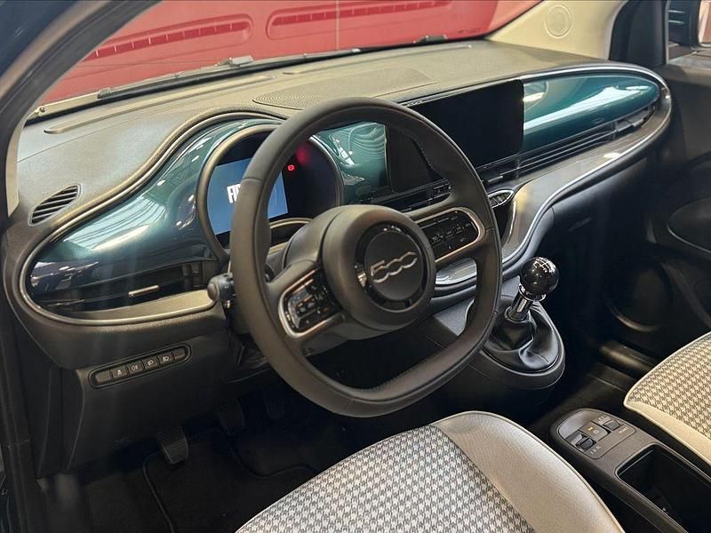 Neu Fiat 500 65 PS (47 kW) 2026 Blau Kleinwagen