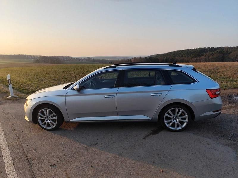 Gebraucht Skoda Superb Style 218 PS (160 kW) 2020 Silber Kombi