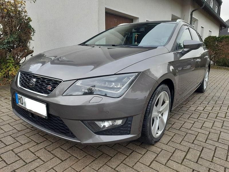 Grau Gebraucht 2015 Seat Leon ST FR Kombi | 11.900 € (Fairer Preis) - Bild 1/4