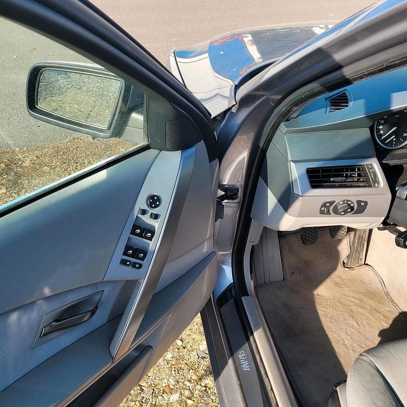 Gebraucht BMW 520 170 PS (125 kW) 2003 Blau Limousine