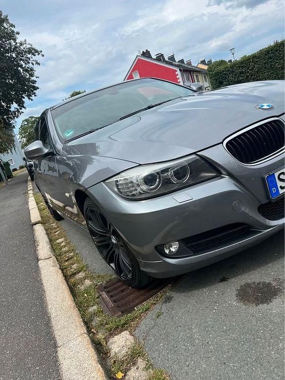 Silber Gebraucht 2009 BMW 318 Limousine | 3.500 € (Guter Preis) - Bild 1/4