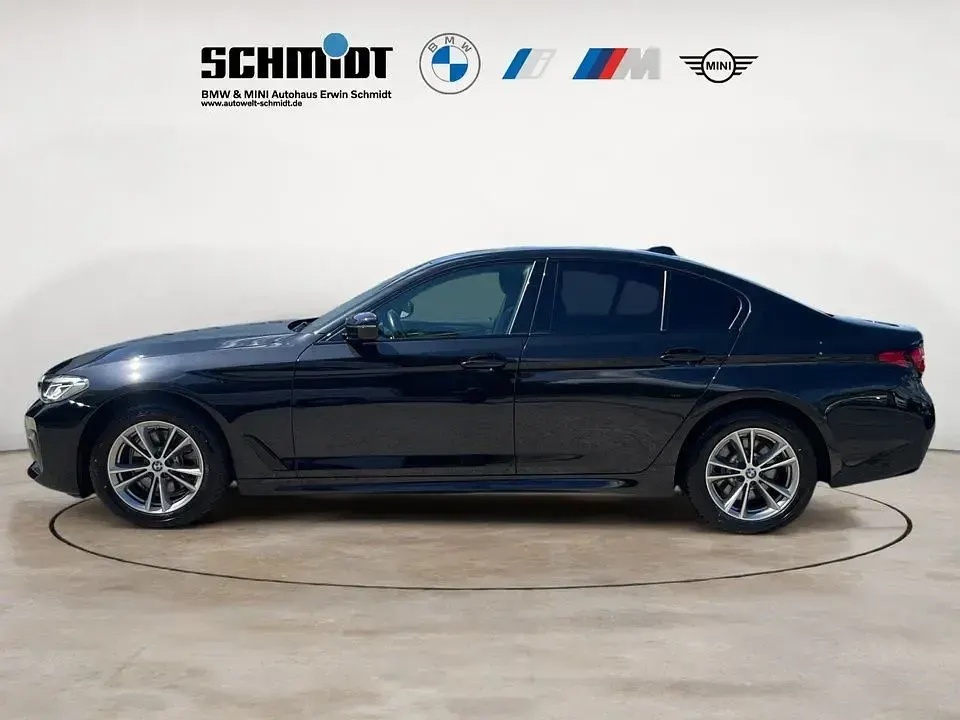 Gebraucht BMW 520 M Sport 190 PS (139 kW) 2023 Schwarz Limousine