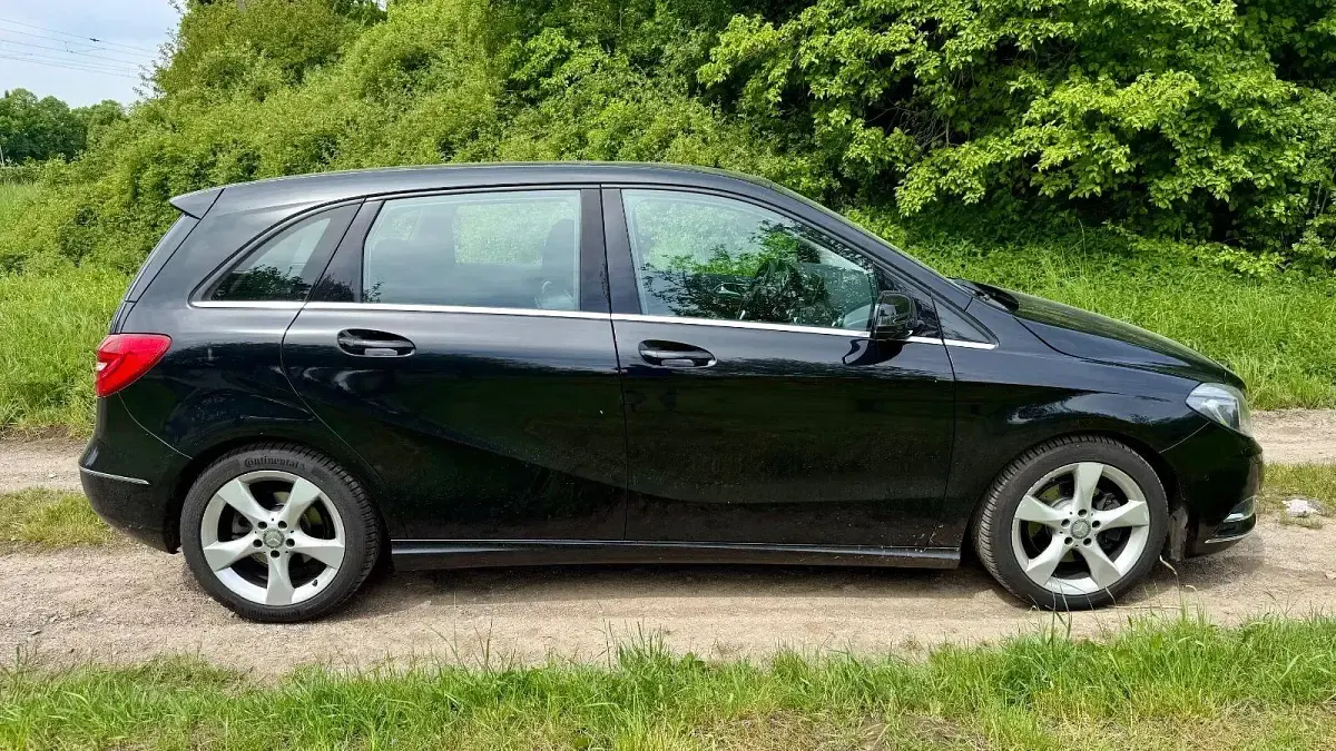 Gebraucht Mercedes B200 156 PS (114 kW) 2013 Schwarz Van / Kleinbus
